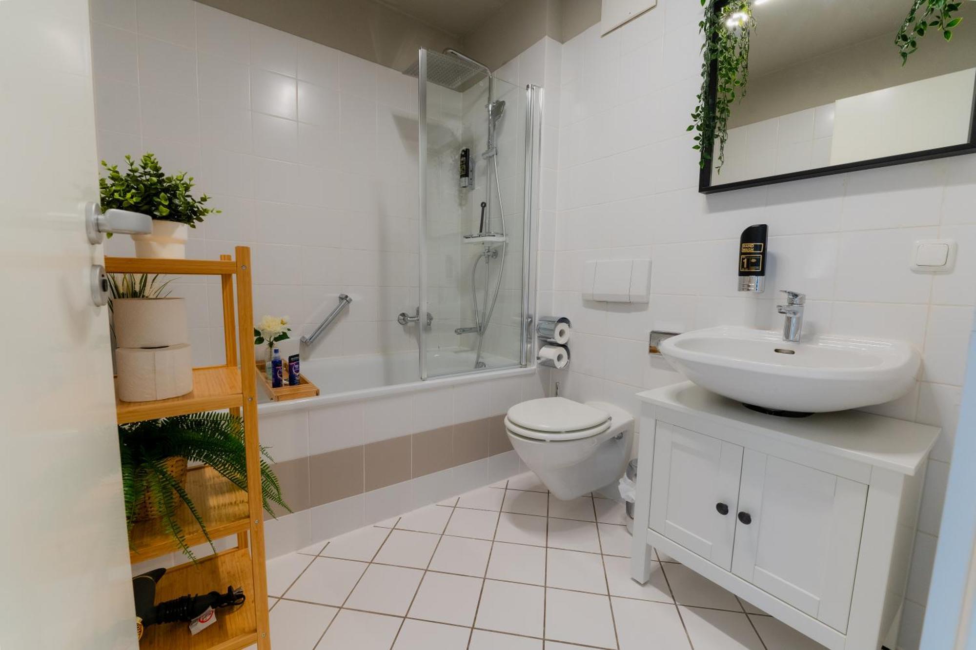 Deluxe Apartment I Klimaanlage I Tiefgarage I Balkon I Wlan Магдебург Екстер'єр фото